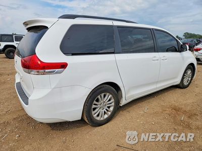 Trzecie zdjęcie samochodu z tyłu: 2014 TOYOTA SIENNA XLE 8-PASSENGER VIN:5TDYK3DC1ES452160 - miniatura