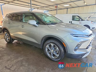 Czwarte zdjęcie samochodu z boku: 2025 CHEVROLET BLAZER 2LT VIN:3GNKBCR47SS252129 - miniatura