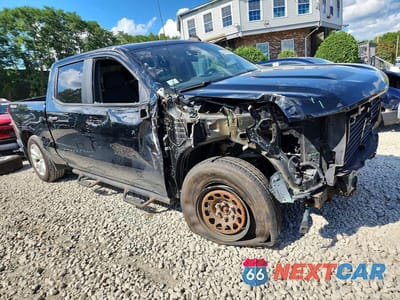 Czwarte zdjęcie samochodu z boku: 2021 CHEVROLET SILVERADO K1500 CUSTOM VIN:1GCPYBEK7MZ240175 - miniatura