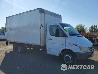 Czwarte zdjęcie samochodu z boku: 2005 SPNR 3500 SPRINTER BOX TRUCK VIN:WD1PD944155745275 - miniatura