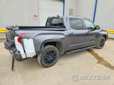 Trzecie zdjęcie samochodu z tyłu: 2024 TOYOTA TUNDRA SR5 VIN:5TFLA5AB9RX030173 - miniatura