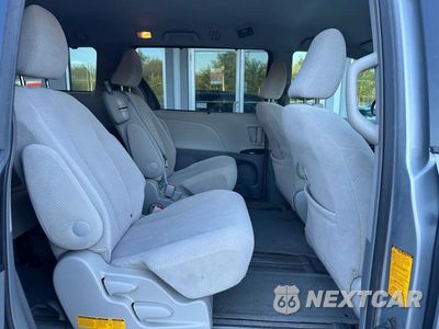 Zdjęcie 6 z 12 samochodu: 2014 TOYOTA SIENNA LE VIN:5TDKK3DCXES478665 - miniatura
