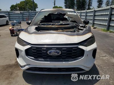 Piąte zdjęcie samochodu w środku: 2023 FORD ESCAPE ST LINE VIN:1FMCU0MN1PUB36305 - miniatura
