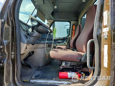 Zdjęcie 7 z 12 samochodu: 2017 FREIGHTLINER CASCADIA 113 SEMI TRUCK VIN:1FUBGBDV3HLHH2581 - miniatura