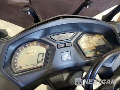 Zdjęcie 7 z 9 samochodu: 2016 HONDA CBR650 F VIN:MLHRC7404G5200844 - miniatura