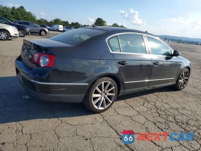 Trzecie zdjęcie samochodu z tyłu: 2008 VOLKSWAGEN PASSAT VR6 VIN:WVWCU73C68P037699 - miniatura