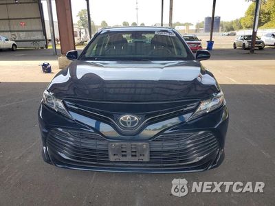 Piąte zdjęcie samochodu w środku: 2019 TOYOTA CAMRY L VIN:4T1B11HK9KU782193 - miniatura
