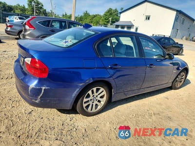 Trzecie zdjęcie samochodu z tyłu: 2007 BMW 328 XI SULEV VIN:WBAVC73517KP32890 - miniatura