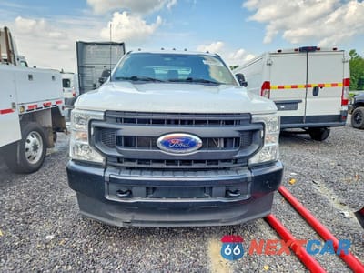 Piąte zdjęcie samochodu w środku: 2022 FORD F350 SUPER DUTY VIN:1FT8W3B68NEE41440 - miniatura