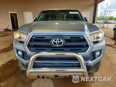 Piąte zdjęcie samochodu w środku: 2017 TOYOTA TACOMA SR5 V6 VIN:5TFRZ5CN7HX023053 - miniatura