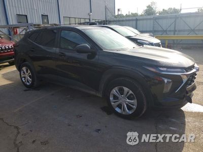 Czwarte zdjęcie samochodu z boku: 2024 CHEVROLET TRAX LS VIN:KL77LFE29RC027614 - miniatura