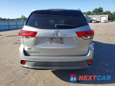 Zdjęcie 6 z 13 samochodu: 2017 TOYOTA HIGHLANDER LE PLUS VIN:5TDZZRFH1HS230993 - miniatura