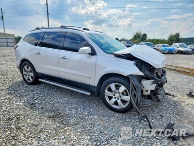 Czwarte zdjęcie samochodu z boku: 2016 CHEVROLET TRAVERSE LTZ VIN:1GNKRJKDXGJ186128 - miniatura