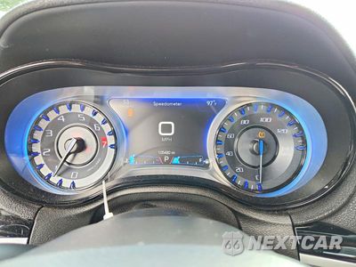Zdjęcie 9 z 12 samochodu: 2018 CHRYSLER 300 S VIN:2C3CCABG4JH332299 - miniatura