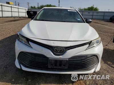 Piąte zdjęcie samochodu w środku: 2020 TOYOTA CAMRY LE VIN:4T1C11AK0LU925838 - miniatura