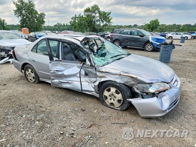 Czwarte zdjęcie samochodu z boku: 2002 HONDA ACCORD EX VIN:1HGCG16502A013802 - miniatura