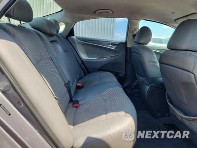 Zdjęcie 10 z 12 samochodu: 2012 HYUNDAI SONATA SE VIN:5NPEC4AC2CH346992 - miniatura