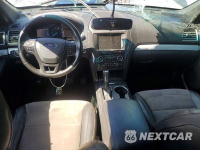 Zdjęcie 8 z 13 samochodu: 2017 FORD EXPLORER XLT VIN:1FM5K7D82HGA51152 - miniatura