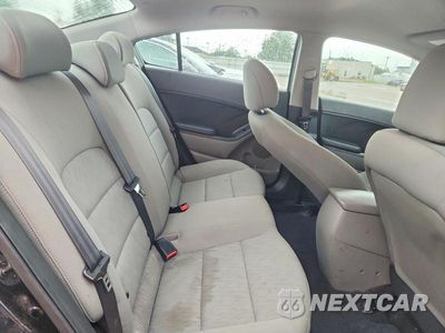 Zdjęcie 10 z 12 samochodu: 2016 KIA FORTE LX VIN:KNAFK4A66G5576779 - miniatura