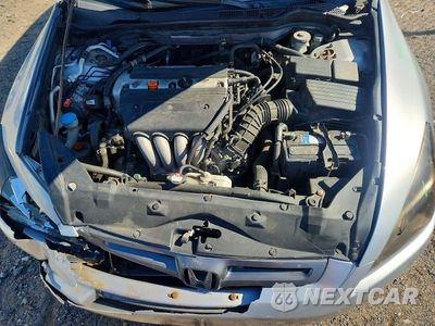 Zdjęcie 11 z 12 samochodu: 2004 HONDA ACCORD EX VIN:1HGCM55784A151173 - miniatura