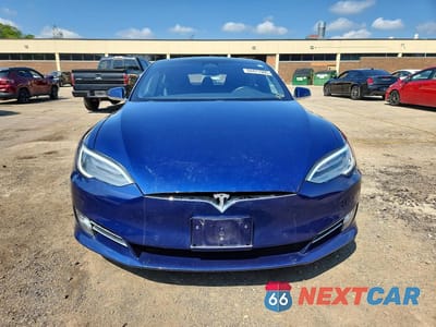 Piąte zdjęcie samochodu w środku: 2017 TESLA MODEL S VIN:5YJSA1E28HF216875 - miniatura