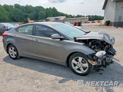 Czwarte zdjęcie samochodu z boku: 2013 HYUNDAI ELANTRA GLS VIN:5NPDH4AE1DH333862 - miniatura