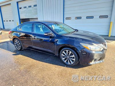Czwarte zdjęcie samochodu z boku: 2017 NISSAN ALTIMA 2.5 SL VIN:1N4AL3AP3HC163282 - miniatura