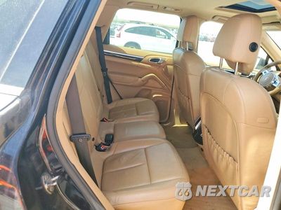 Zdjęcie 10 z 12 samochodu: 2011 PORSCHE CAYENNE S VIN:WP1AB2A23BLA44357 - miniatura