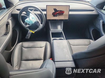 Zdjęcie 8 z 12 samochodu: 2026 TESLA MODEL Y VIN:7SAYGDEE6TA380719 - miniatura