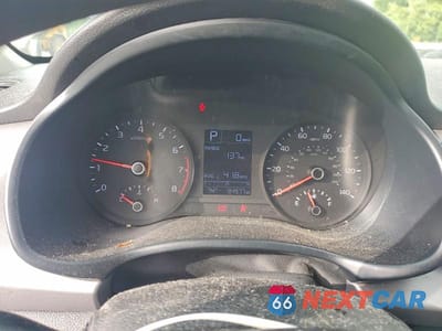 Zdjęcie 9 z 12 samochodu: 2018 KIA RIO S VIN:3KPA24AB1JE050047 - miniatura