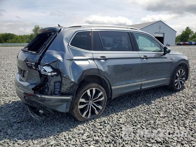 Trzecie zdjęcie samochodu z tyłu: 2021 VOLKSWAGEN TIGUAN SEL PREMIUM R-LINE VIN:3VV4B7AX5MM053703 - miniatura