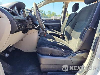 Zdjęcie 7 z 12 samochodu: 2018 DODGE GRAND CARAVAN SE VIN:2C4RDGBG7JR181930 - miniatura