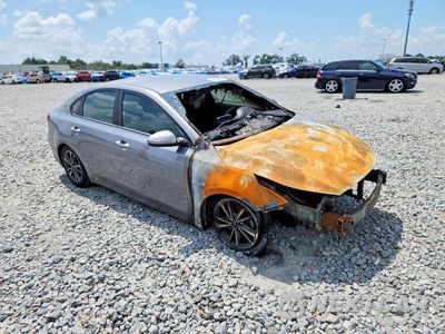 Czwarte zdjęcie samochodu z boku: 2023 KIA FORTE LXS VIN:3KPF24AD6PE682610 - miniatura