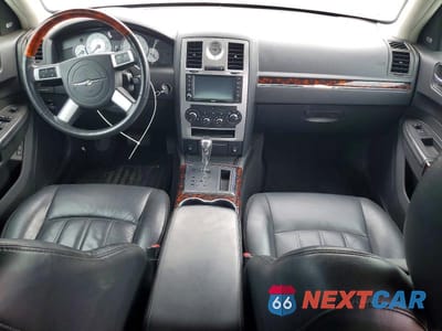 Zdjęcie 8 z 12 samochodu: 2008 CHRYSLER 300C VIN:2C3KA63H18H140239 - miniatura
