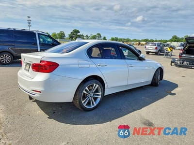 Trzecie zdjęcie samochodu z tyłu: 2016 BMW 3ER 340 XI VIN:WBA8B7G53GNT95583 - miniatura
