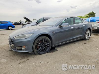 2013 TESLA MODEL S 5YJSA1CNXDFP28886 - główne zdjęcie licytacji z USA - miniatura