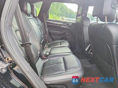 Zdjęcie 11 z 13 samochodu: 2012 PORSCHE CAYENNE S HYBRID VIN:WP1AE2A26CLA93688 - miniatura