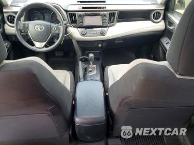 Zdjęcie 8 z 13 samochodu: 2017 TOYOTA RAV4 XLE VIN:JTMRFREV8HJ134985 - miniatura