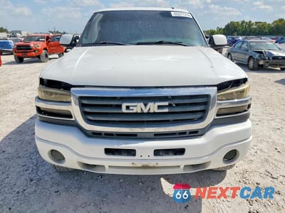 Piąte zdjęcie samochodu w środku: 2006 GMC SIERRA K2500 HEAVY DUTY VIN:1GTHK23256F128634 - miniatura