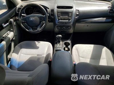 Zdjęcie 8 z 12 samochodu: 2015 KIA SORENTO LX VIN:5XYKT4A63FG613033 - miniatura