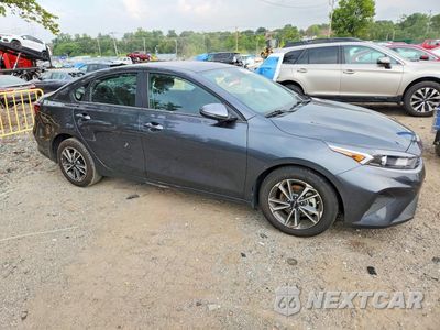 Czwarte zdjęcie samochodu z boku: 2024 KIA FORTE LXS VIN:3KPF24AD5RE811990 - miniatura
