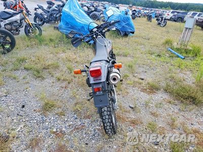 Czwarte zdjęcie samochodu z boku: 2025 SUZUKI DR650 SE VIN:JS1SP46D5S7101626 - miniatura