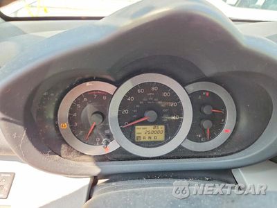 Zdjęcie 9 z 13 samochodu: 2007 TOYOTA RAV4 LIMITED VIN:JTMBK31V975029525 - miniatura