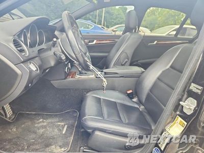 Zdjęcie 7 z 12 samochodu: 2012 MERCEDES-BENZ C 300 4MATIC VIN:WDDGF8BB0CA612603 - miniatura