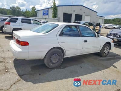 Trzecie zdjęcie samochodu z tyłu: 2001 TOYOTA CAMRY LE VIN:4T1BG22K11U764797 - miniatura