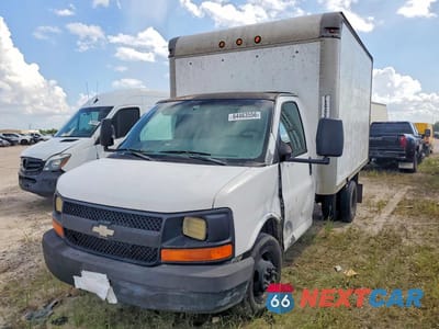 2003 CHEVROLET EXPRESS BOX TRUCK 1GBHG31U631171923 - główne zdjęcie licytacji z USA - miniatura