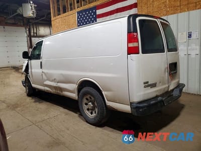 Drugie zdjęcie samochodu z przodu: 2011 CHEVROLET EXPRESS G1500 VIN:1GCSHAF40B1134117 - miniatura