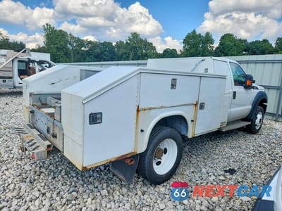 Trzecie zdjęcie samochodu z tyłu: 2016 FORD F550 SUPER DUTY VIN:1FDUF5GY3GEC07435 - miniatura