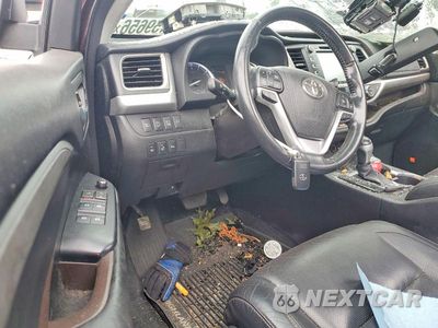 Zdjęcie 8 z 13 samochodu: 2018 TOYOTA HIGHLANDER LIMITED PLATINUM VIN:5TDDZRFH3JS897905 - miniatura