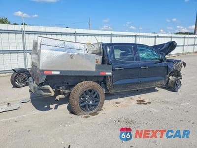 Trzecie zdjęcie samochodu z tyłu: 2025 CHEVROLET COLORADO TRAIL BOSS VIN:1GCPTEEK3S1120837 - miniatura